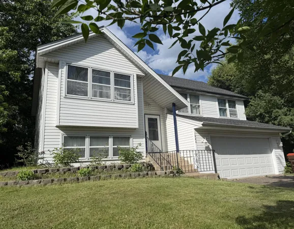 $365,000 | 1984 Helena Court North, Oakdale, MN 55128
