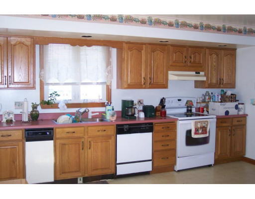 667 A Reed Road Dartmouth, MA 02747 - Photo 3 of 7