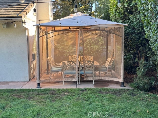 4629 Forman Avenue Toluca Lake, CA 91602 - Photo 21 of 25 Gazebo