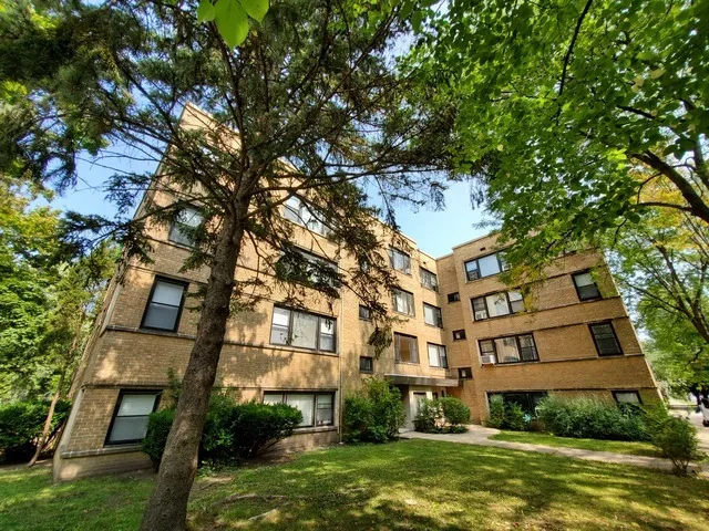 $1,595 | 2954 West Arthur Avenue, Unit 3W, Chicago, IL 60645