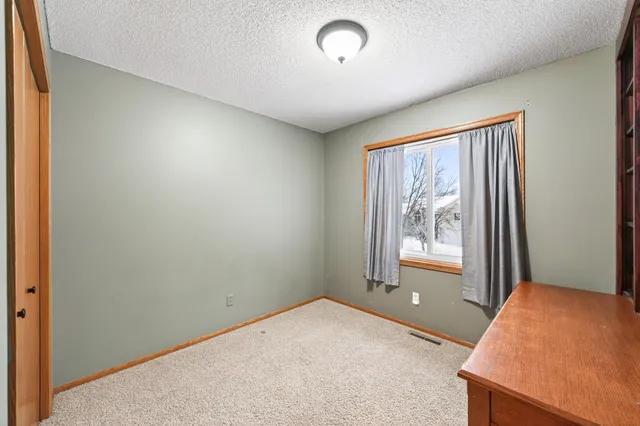 $439,900 | 4993 Credit River Drive, Savage, MN 55378