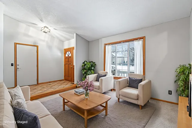 $439,900 | 4993 Credit River Drive, Savage, MN 55378