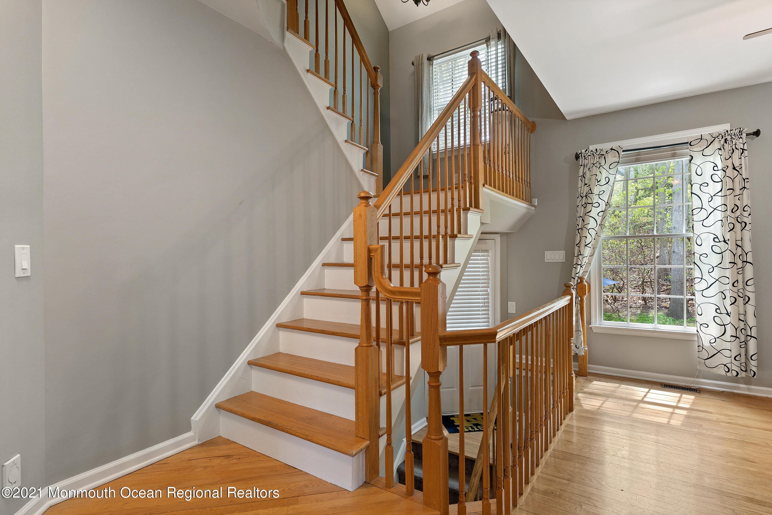 2 Mariners Bend Brielle, NJ 08730 - Photo 17 of 25 Stairs1