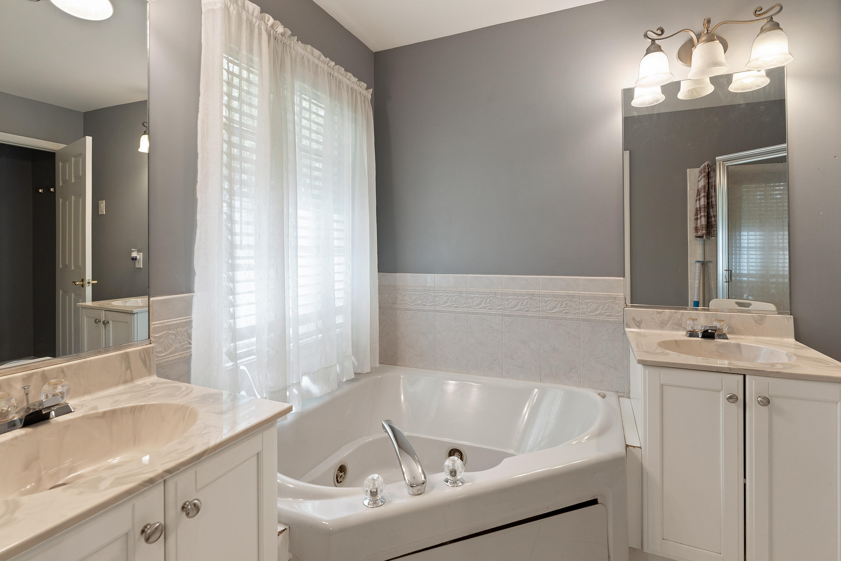 2 Mariners Bend Brielle, NJ 08730 - Photo 23 of 25 Lavatory2b