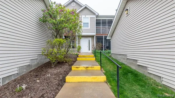 $2,100 | 1336 Heatherwood Lane, Ann Arbor, MI 48108
