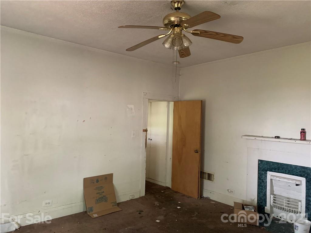 621 North Mountain Street Cherryville, NC 28021 - Photo 7 of 10 a view of entryway with a fan