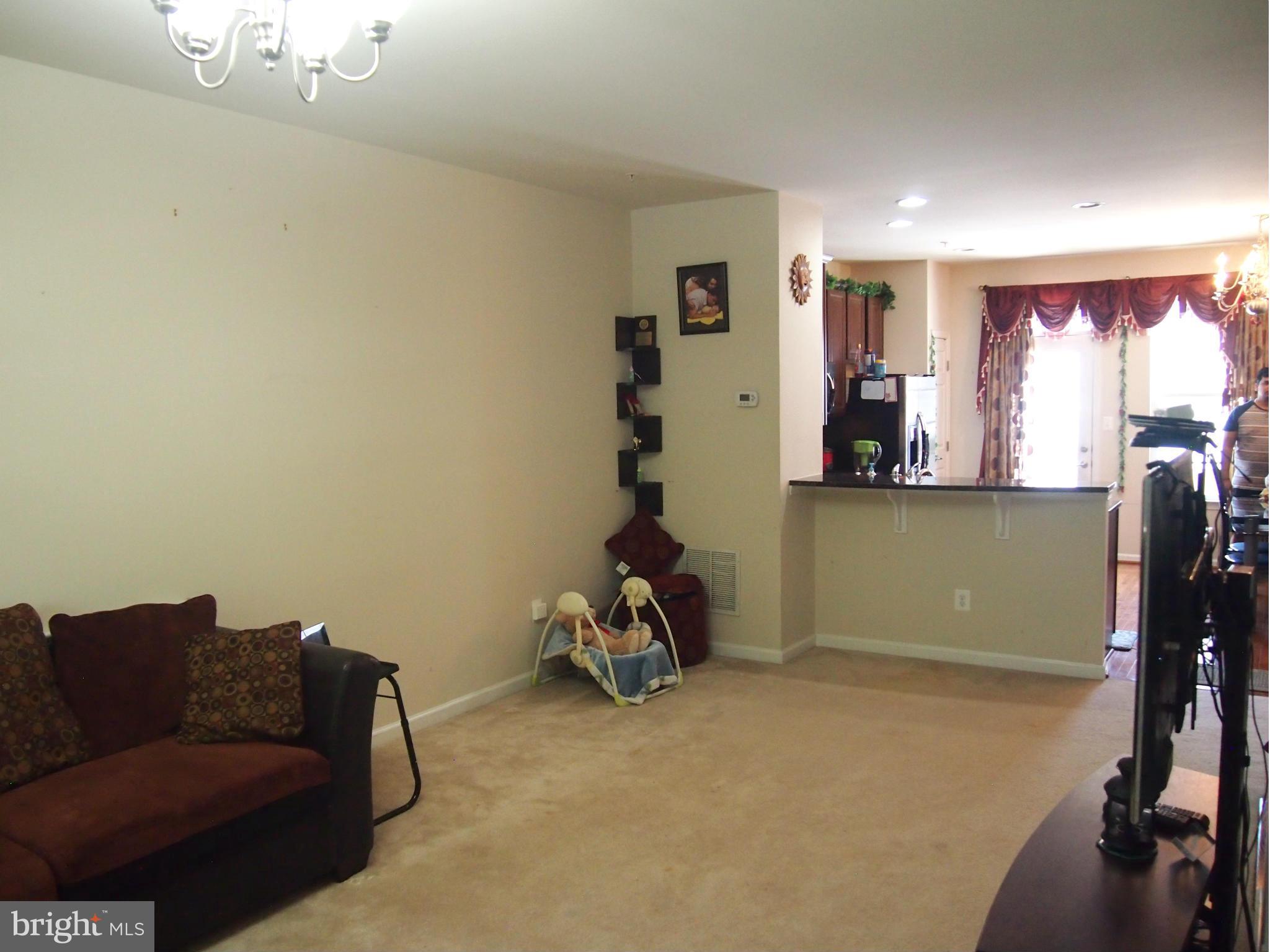 7208 Abbey Road Elkridge, MD 21075 - Photo 7 of 19 Sun filled Living room