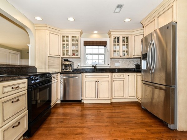 4 Viden Road Quincy, MA 02169 - Photo 8 of 30 Gallery Image 8