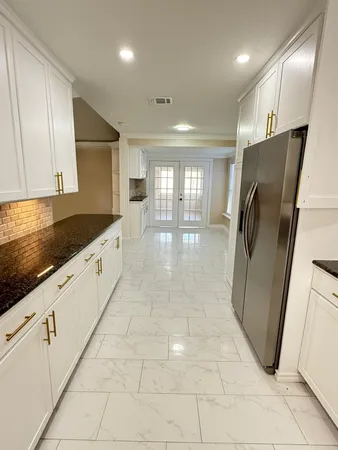 $2,000 | 22610 Smokey Hill Drive, Unit A, Katy, TX 77450