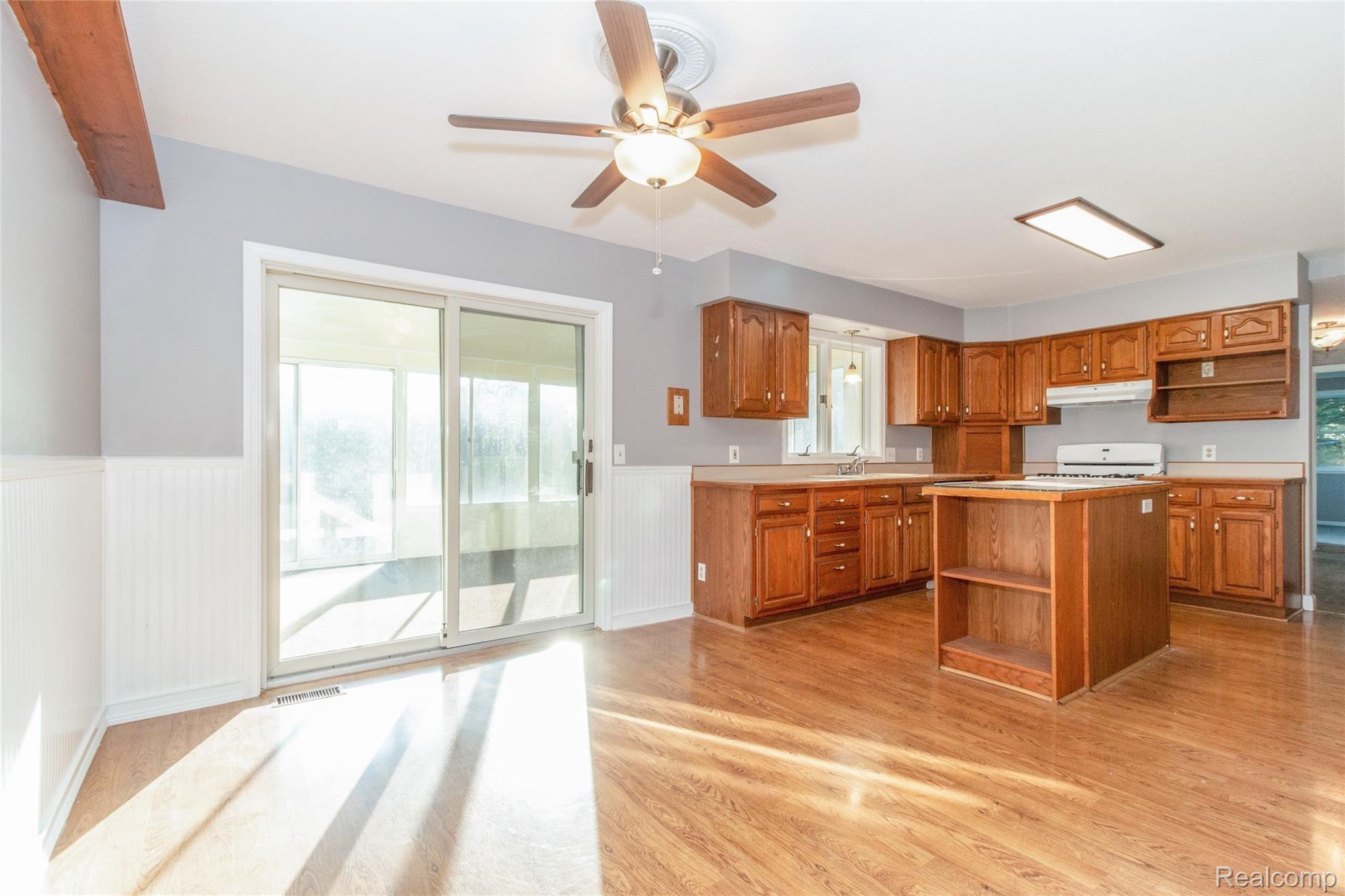 11371 Odell Road Linden, MI 48451 - Photo 10 of 40 Dining room and kitchen