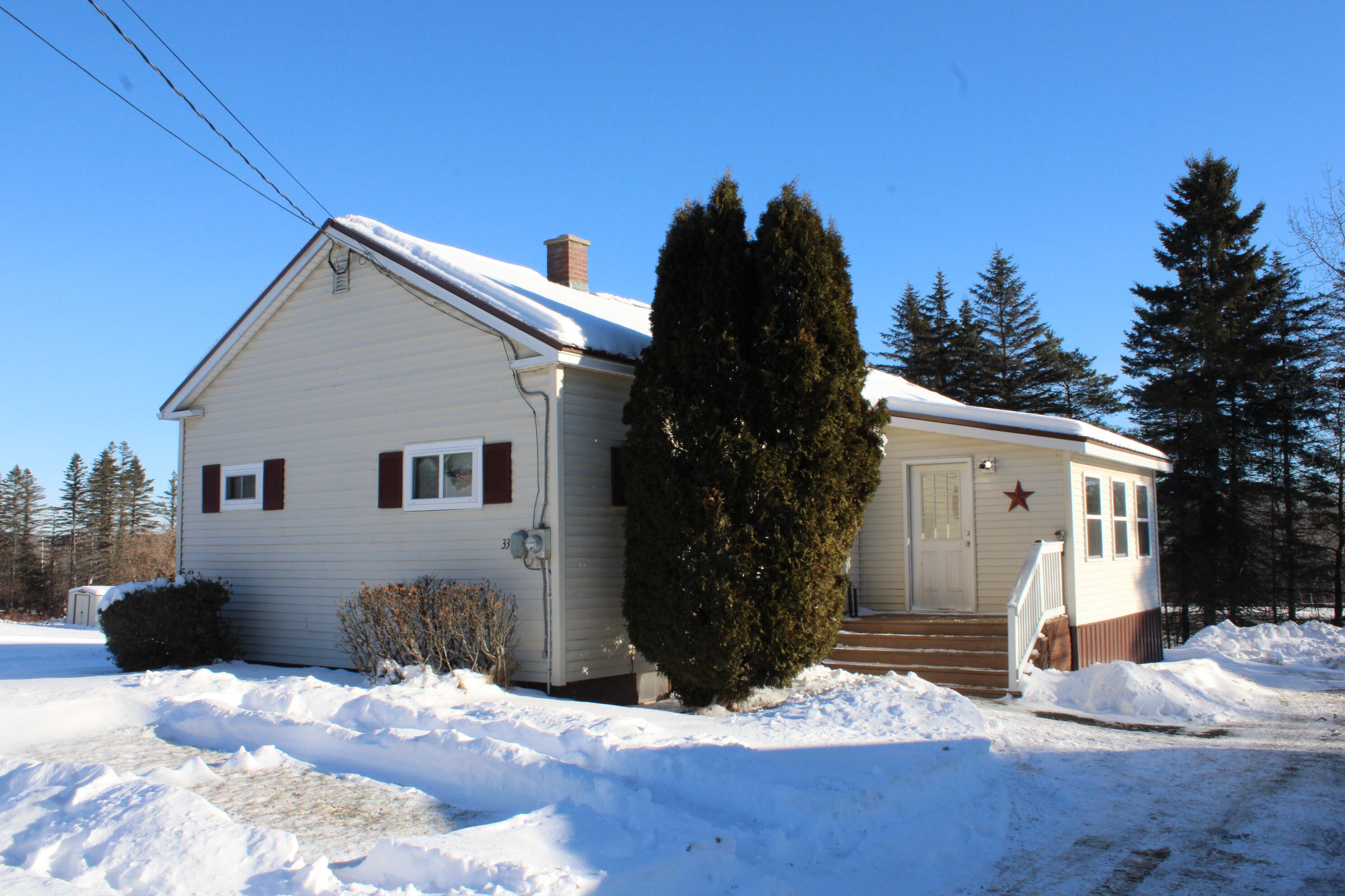 33 Midland Street Caribou, ME 04736 - Photo 1 of 25 IMG_0947