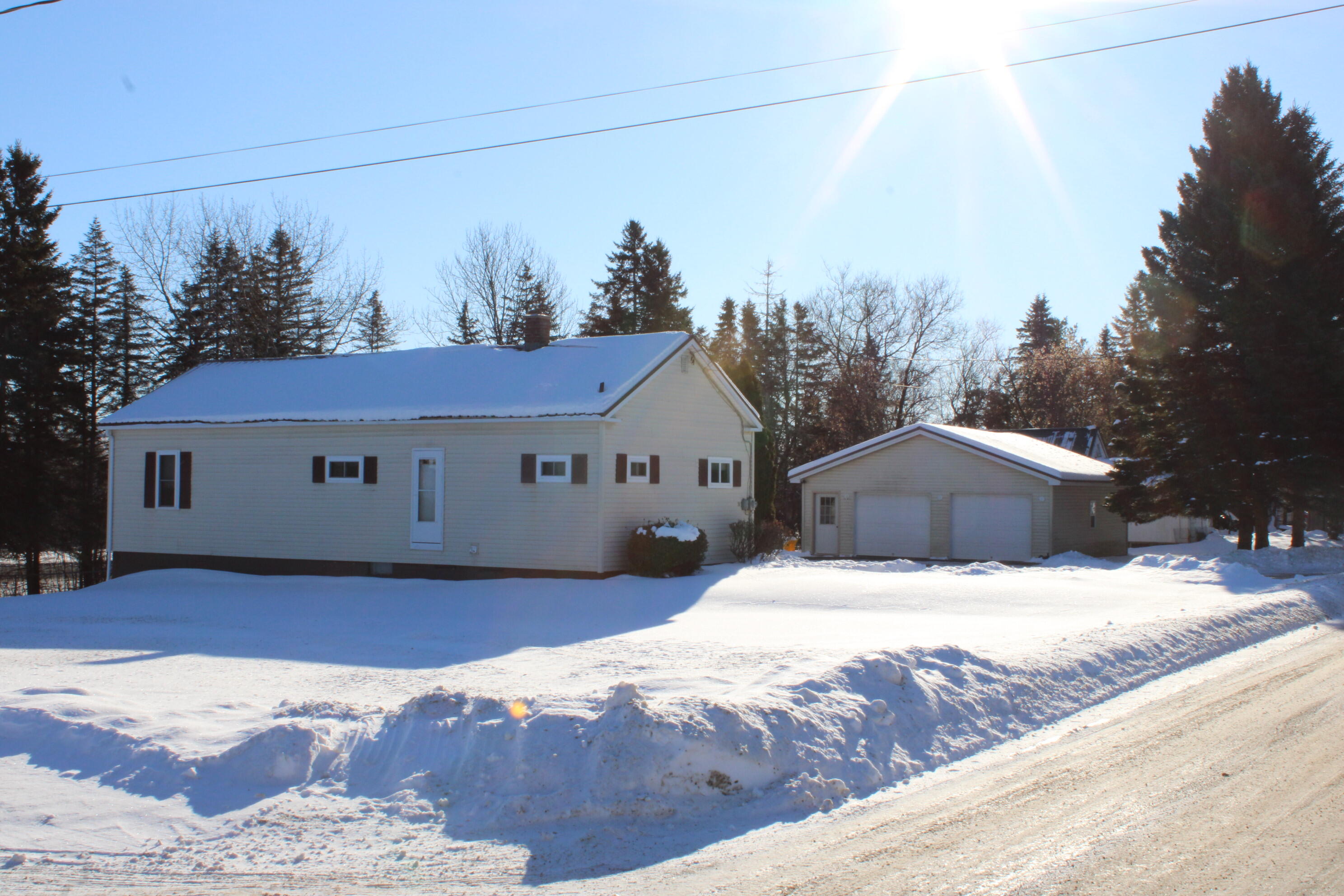 33 Midland Street Caribou, ME 04736 - Photo 2 of 25 IMG_0945