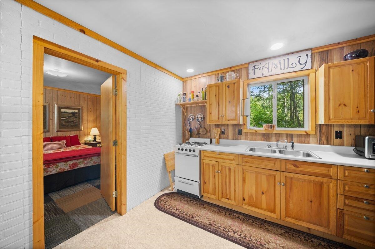 20308 Lakeview Road Tustin, MI 49688 - Photo 11 of 42 Gallery Image 11