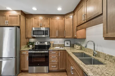 $350,000 | 5025 Hillsboro Pike, Unit 6D, Nashville, TN 37215
