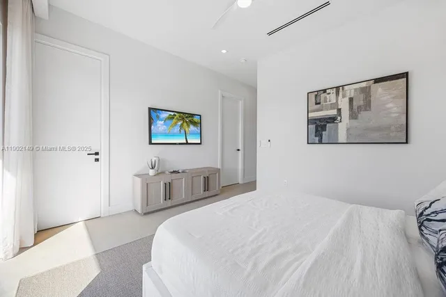 $1,395,000 | 1220 Northeast 13th Avenue, Fort Lauderdale, FL 33304