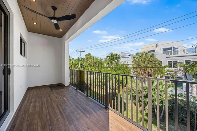 $1,395,000 | 1220 Northeast 13th Avenue, Fort Lauderdale, FL 33304