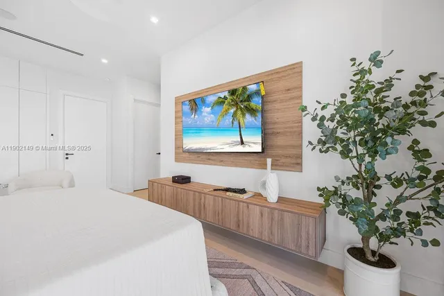 $1,395,000 | 1220 Northeast 13th Avenue, Fort Lauderdale, FL 33304