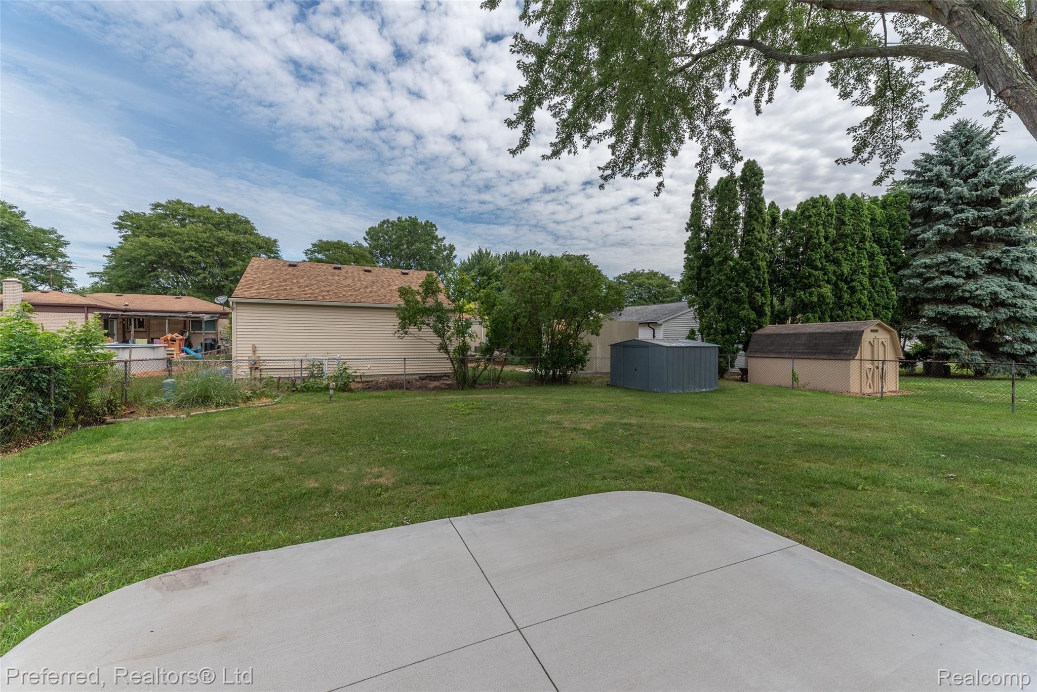 39786 Cheviot Road Canton, MI 48188 - Photo 33 of 36 DSC_2811.jpg