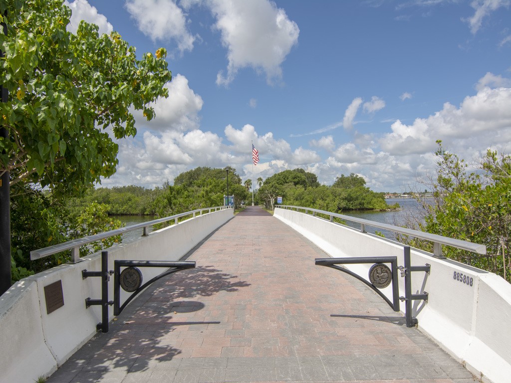 275 Date Palm Road, Unit 304 Vero Beach, FL 32963 - Photo 21 of 36 a view of a terrace