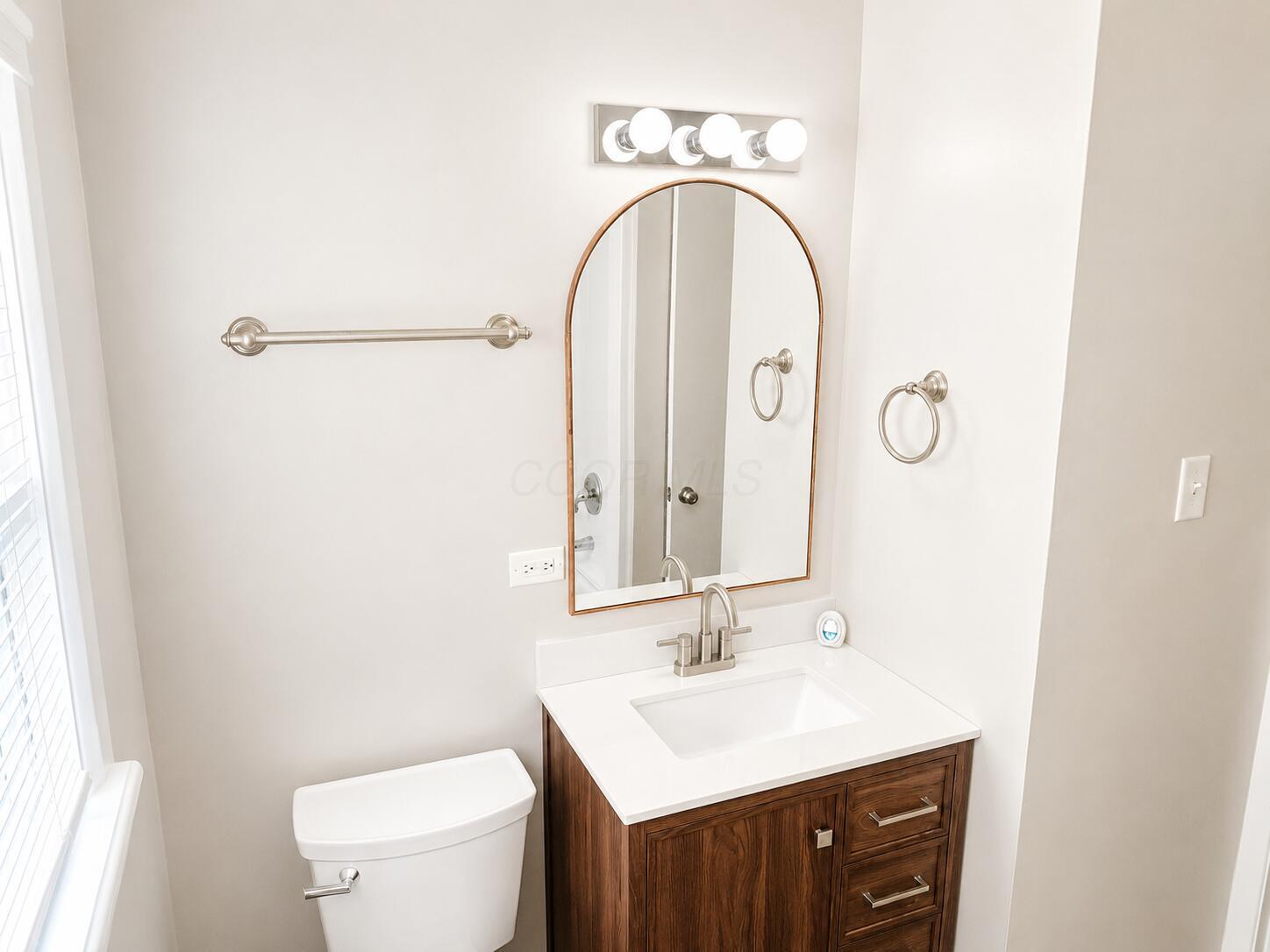 1585 Shady Lane Road Columbus, OH 43227 - Photo 9 of 14 Main Bath
