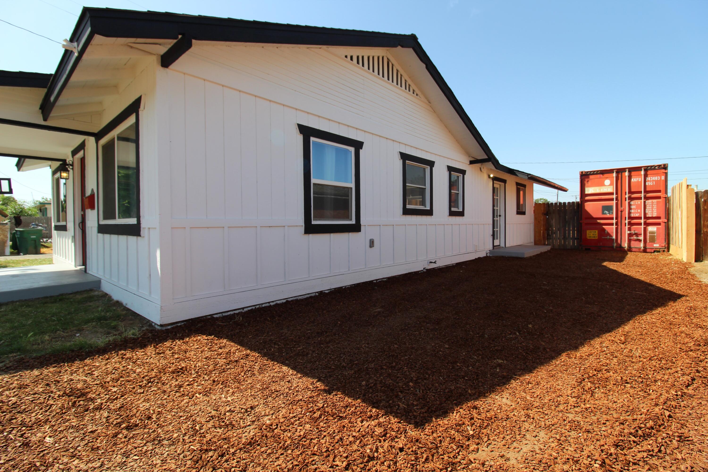 517 West Maple Street Exeter, CA 93221 - Photo 4 of 24 IMG_9316