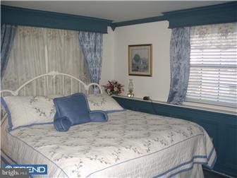 110 Henry Street Riverside, NJ 08075 - Photo 5 of 10 Bedroom - Main