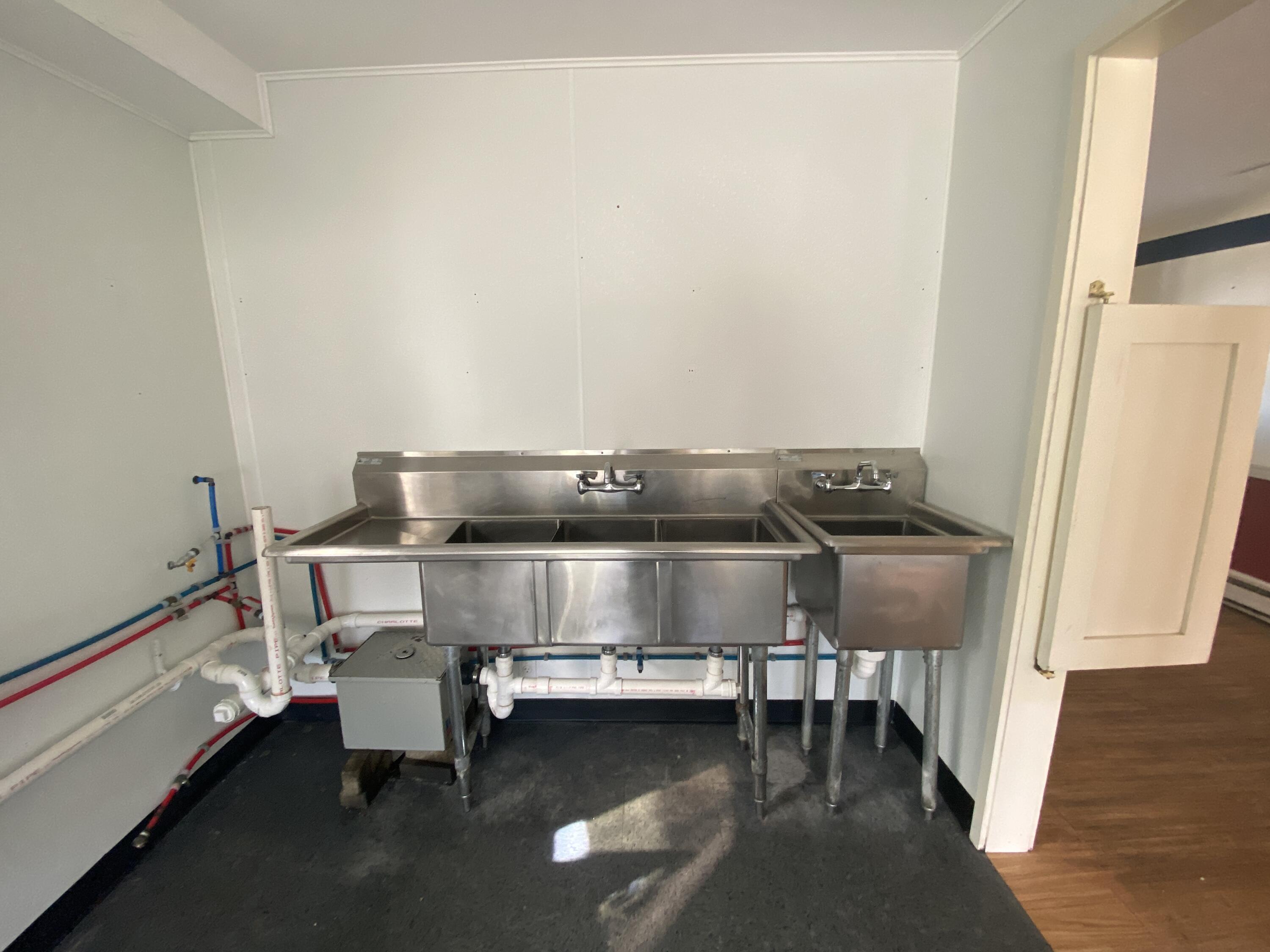 117 Perkins Cove Road Ogunquit, ME 03907 - Photo 7 of 23 IMG_0274