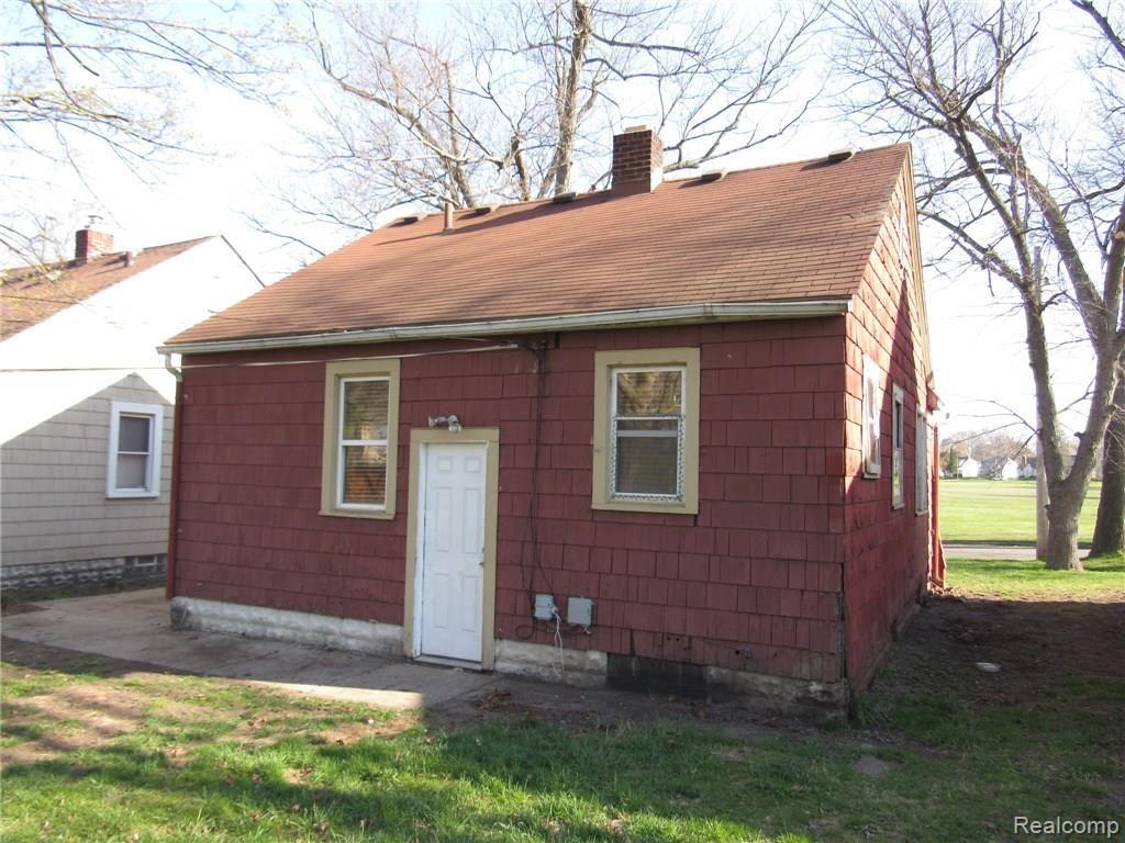 154 East Rundell Street Pontiac, MI 48342 - Photo 4 of 33 154 E RUNDELL PONTIAC (18).JPG