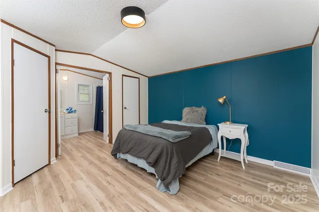 $199,000 | 843 Deep Gap Loop Road, Flat Rock, NC 28731