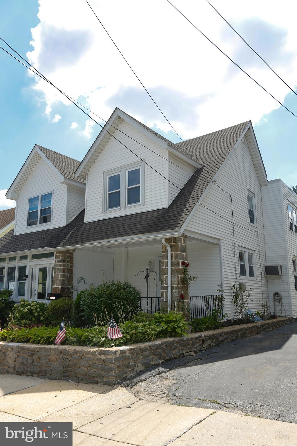 4036 Ellendale Road Drexel Hill, PA 19026 - Photo 32 of 32 Front View