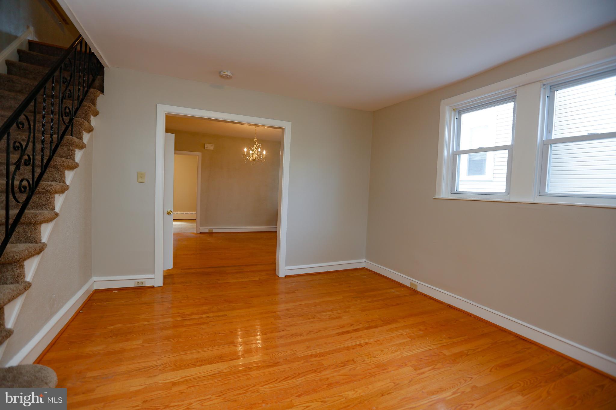4036 Ellendale Road Drexel Hill, PA 19026 - Photo 6 of 32 Living Room