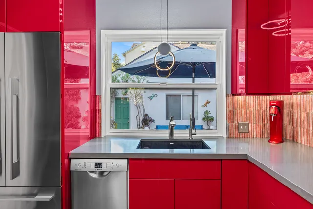 $1,250,000 | 917 West Victoria Street, Santa Barbara, CA 93101