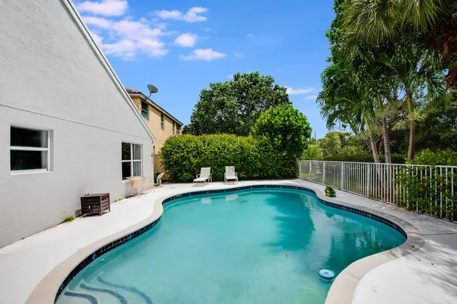 $599,000 | 212 Kensington Way, Royal Palm Beach, FL 33414