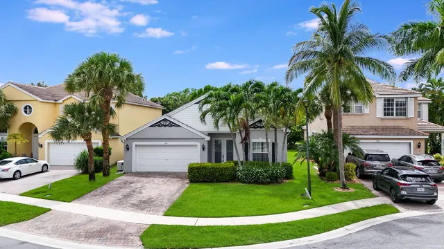 $599,000 | 212 Kensington Way, Royal Palm Beach, FL 33414