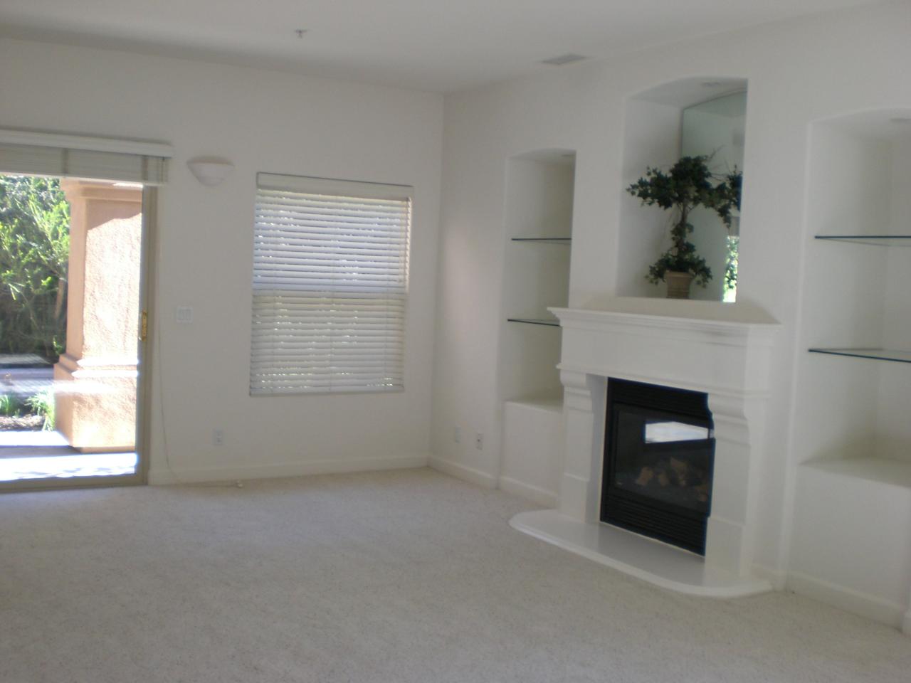 4706 Greenway Road Santa Barbara, CA 93110 - Photo 4 of 10 Living room
