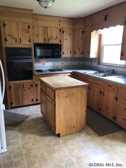 2062 Careleon Road Rotterdam, NY 12303 - Photo 3 of 14 Photo 3