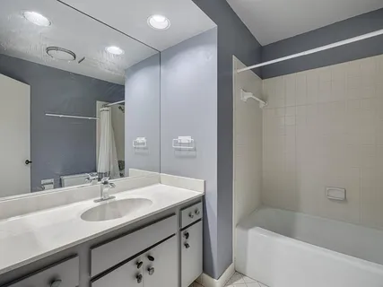 $325,000 | 1235 Yale Place, Unit 609, Minneapolis, MN 55403