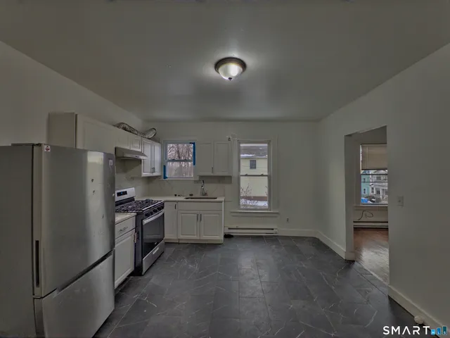 $1,900 | 64 Wood Street, Waterbury, CT 06704