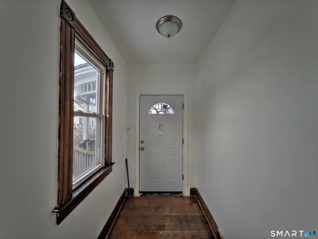 $1,900 | 64 Wood Street, Waterbury, CT 06704