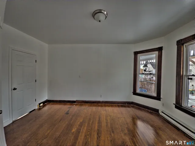 $1,900 | 64 Wood Street, Waterbury, CT 06704