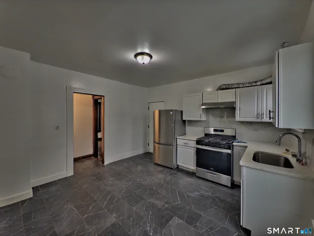 $1,900 | 64 Wood Street, Waterbury, CT 06704