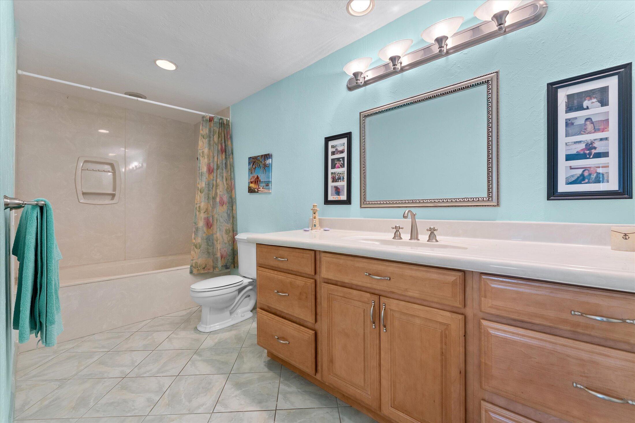 2141 Northeast 29th Street Lighthouse Point, FL 33064 - Photo 31 of 53 30