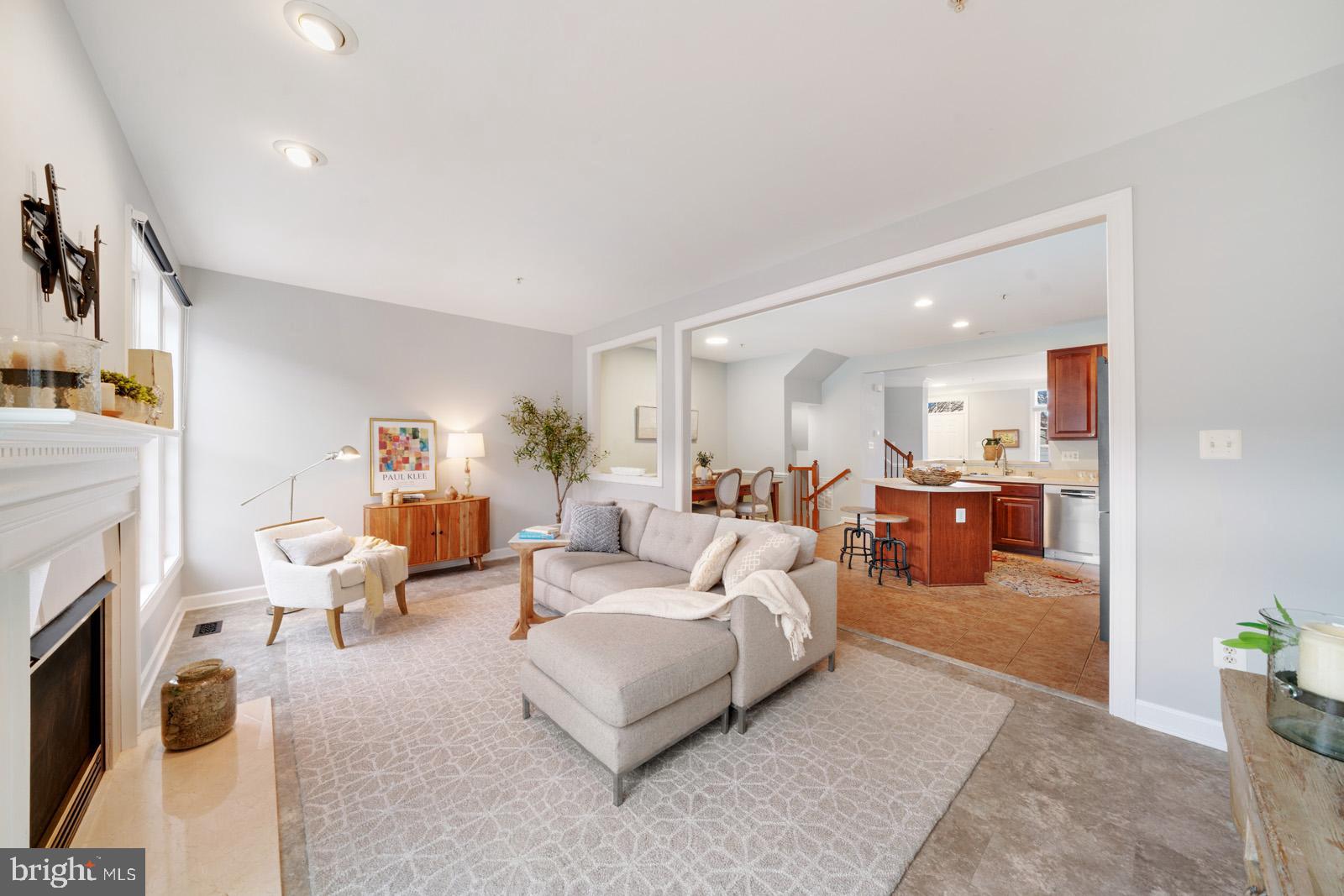 12044 Chestnut Glen Road Clarksburg, MD 20871 - Photo 13 of 52 Family room