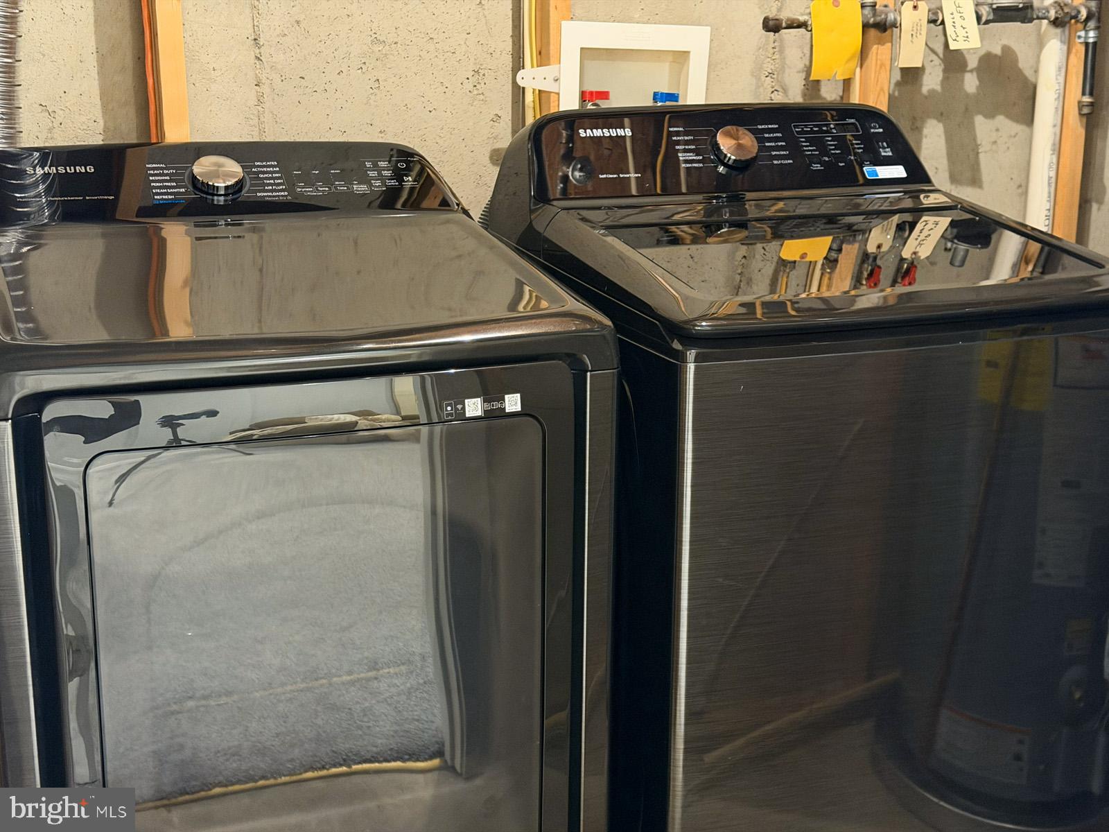 12044 Chestnut Glen Road Clarksburg, MD 20871 - Photo 37 of 52 Laundry