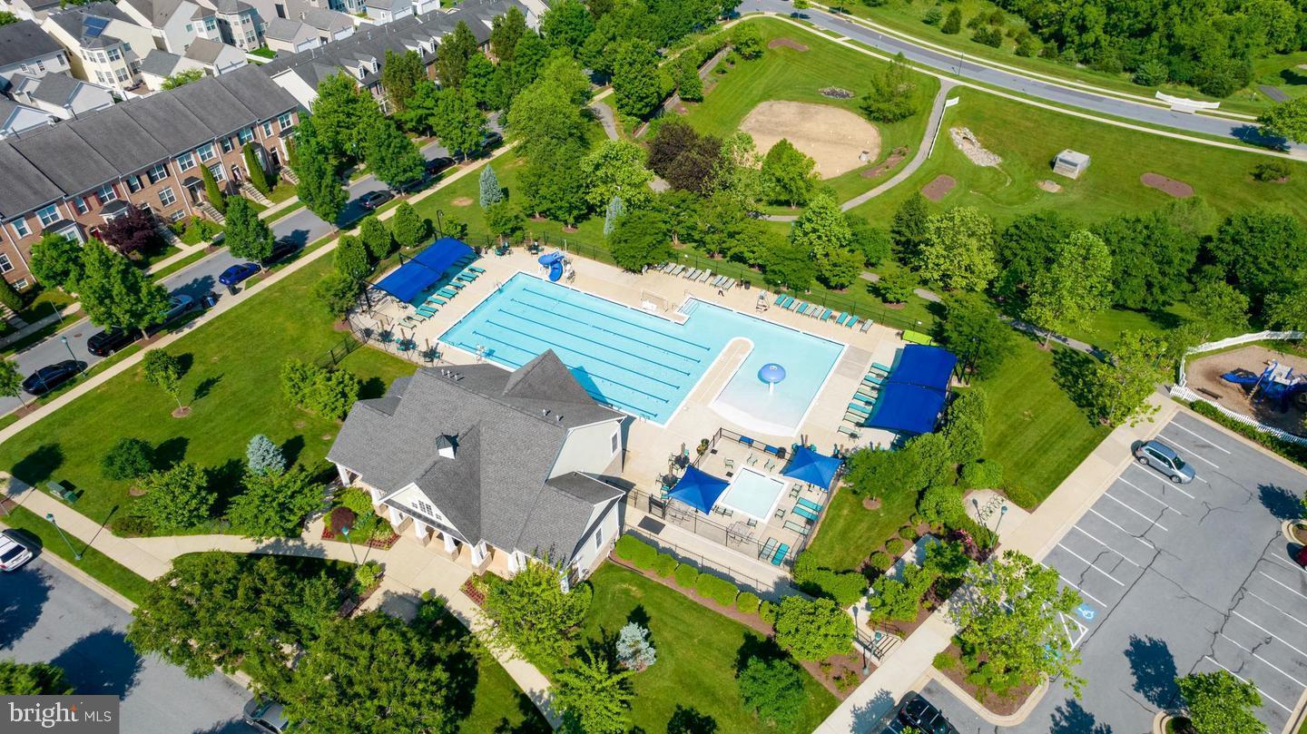 12044 Chestnut Glen Road Clarksburg, MD 20871 - Photo 45 of 52 One of two pools