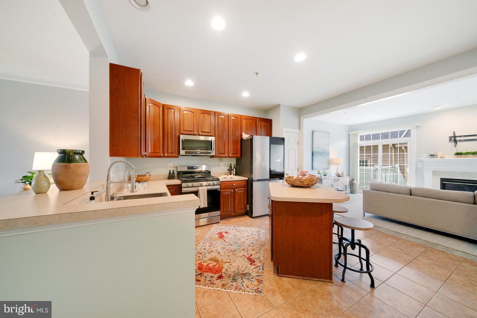 12044 Chestnut Glen Road Clarksburg, MD 20871 - Photo 6 of 52 Kitchen