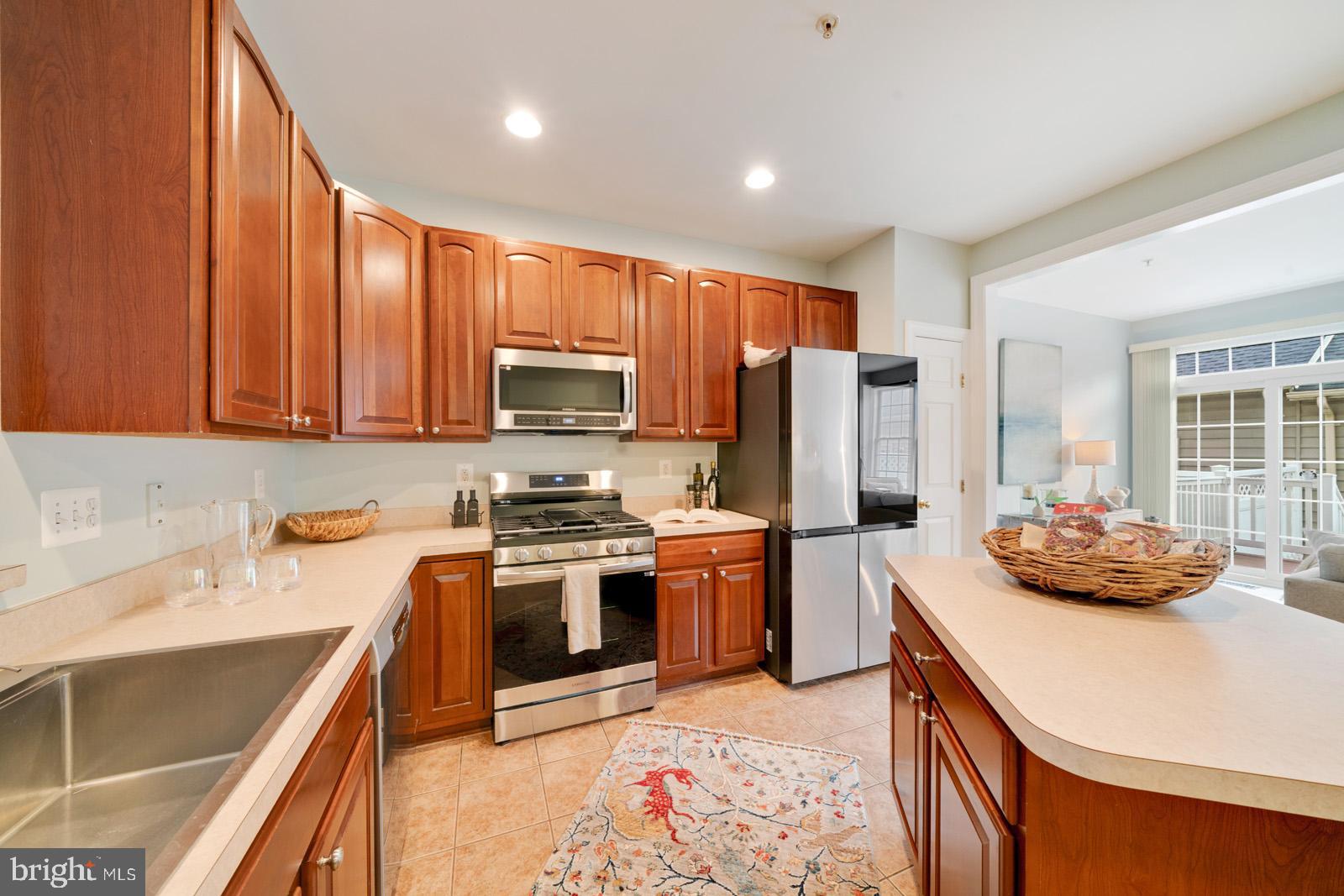 12044 Chestnut Glen Road Clarksburg, MD 20871 - Photo 9 of 52 Kitchen