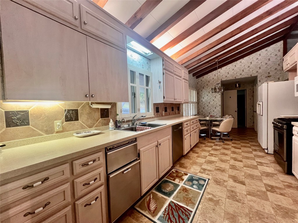 3233 Knapp Road Vestal, NY 13850 - Photo 6 of 40 Gallery Image 6
