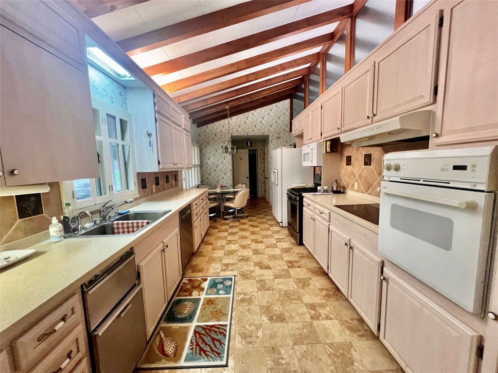 3233 Knapp Road Vestal, NY 13850 - Photo 7 of 40 Gallery Image 7