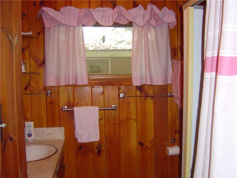 19 Qualey Road Gray, ME 04039 - Photo 21 of 30 Bathroom. Cute cottage feel full bath.